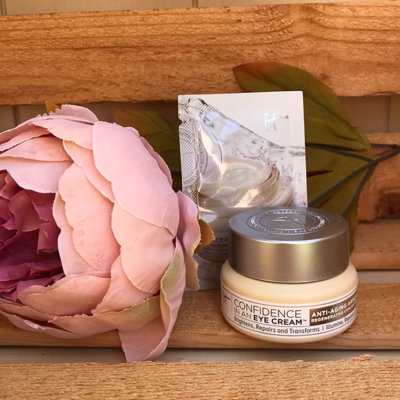 It Cosmetics Confidence in an Eye Cream - Picture 2 of 3